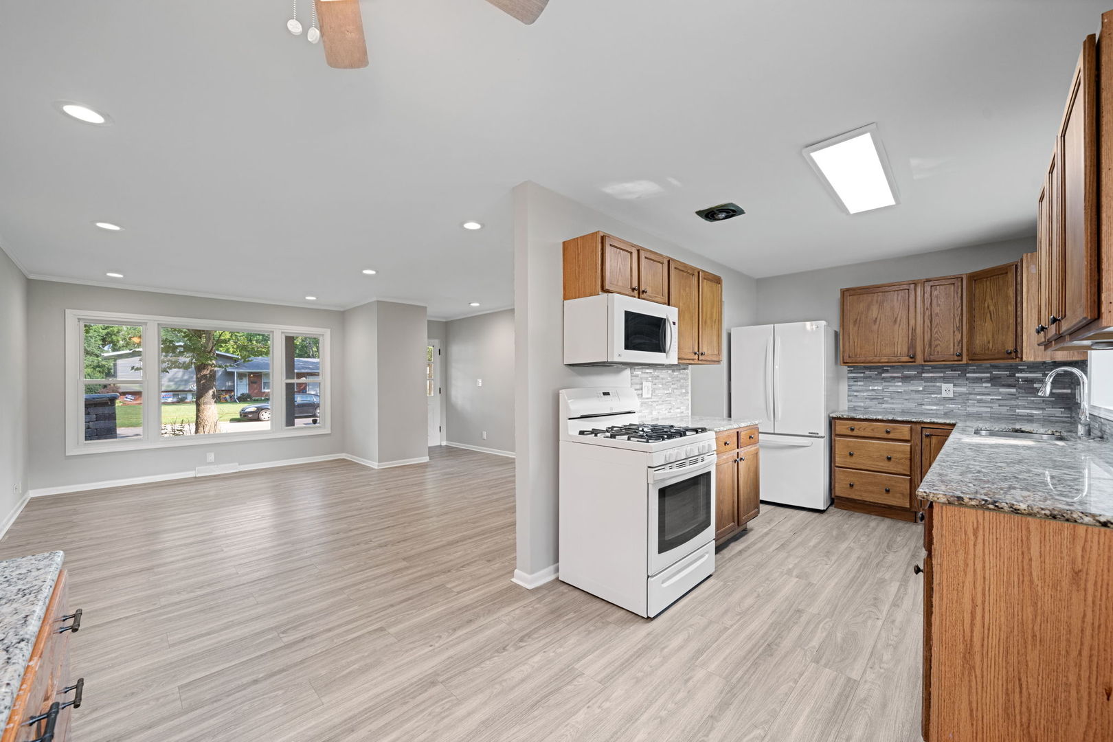9 Woodridge Road Montgomery, IL 60538 - Photo 8 of 31 Gallery Image 8