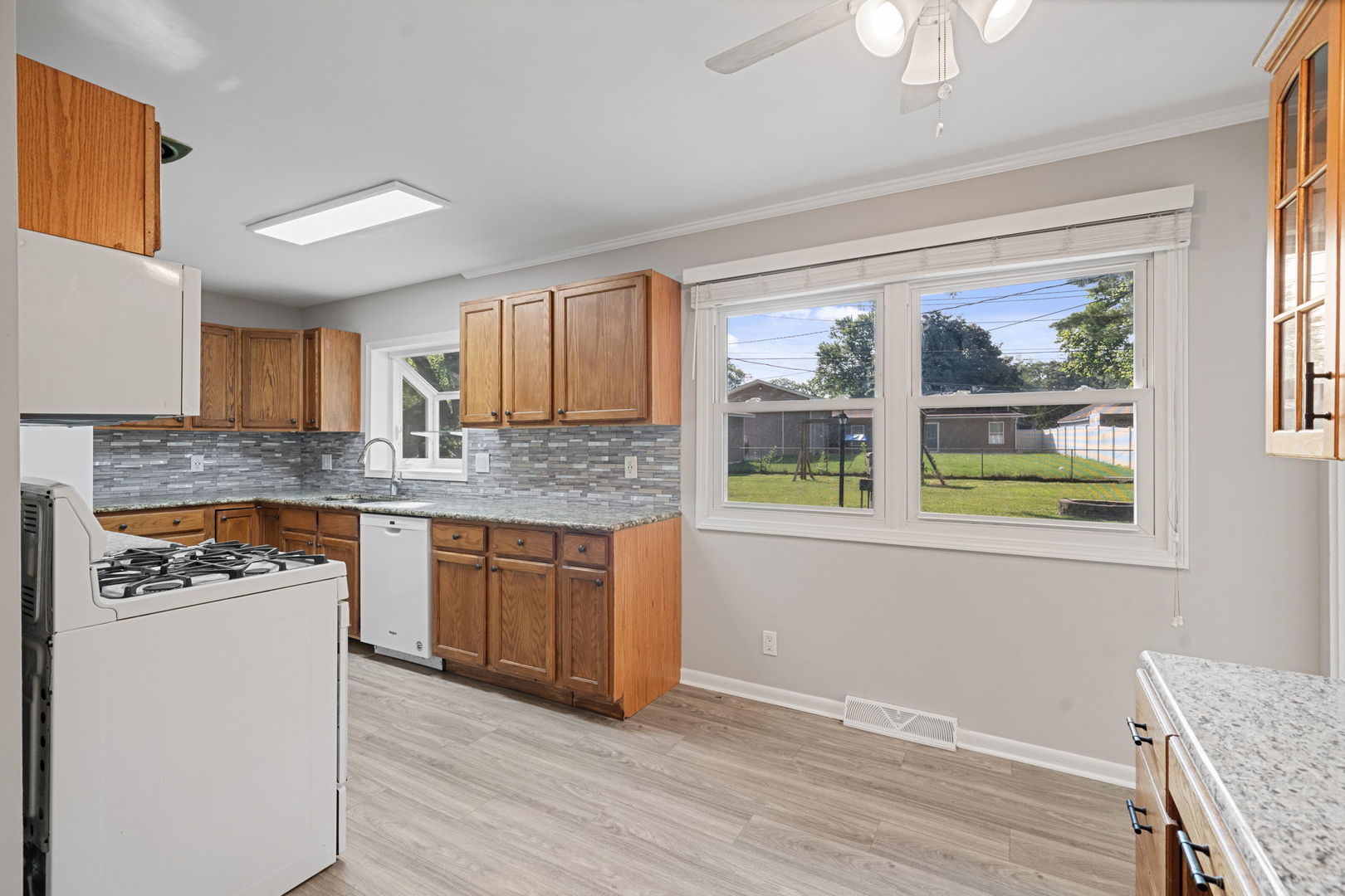 9 Woodridge Road Montgomery, IL 60538 - Photo 9 of 31 Gallery Image 9