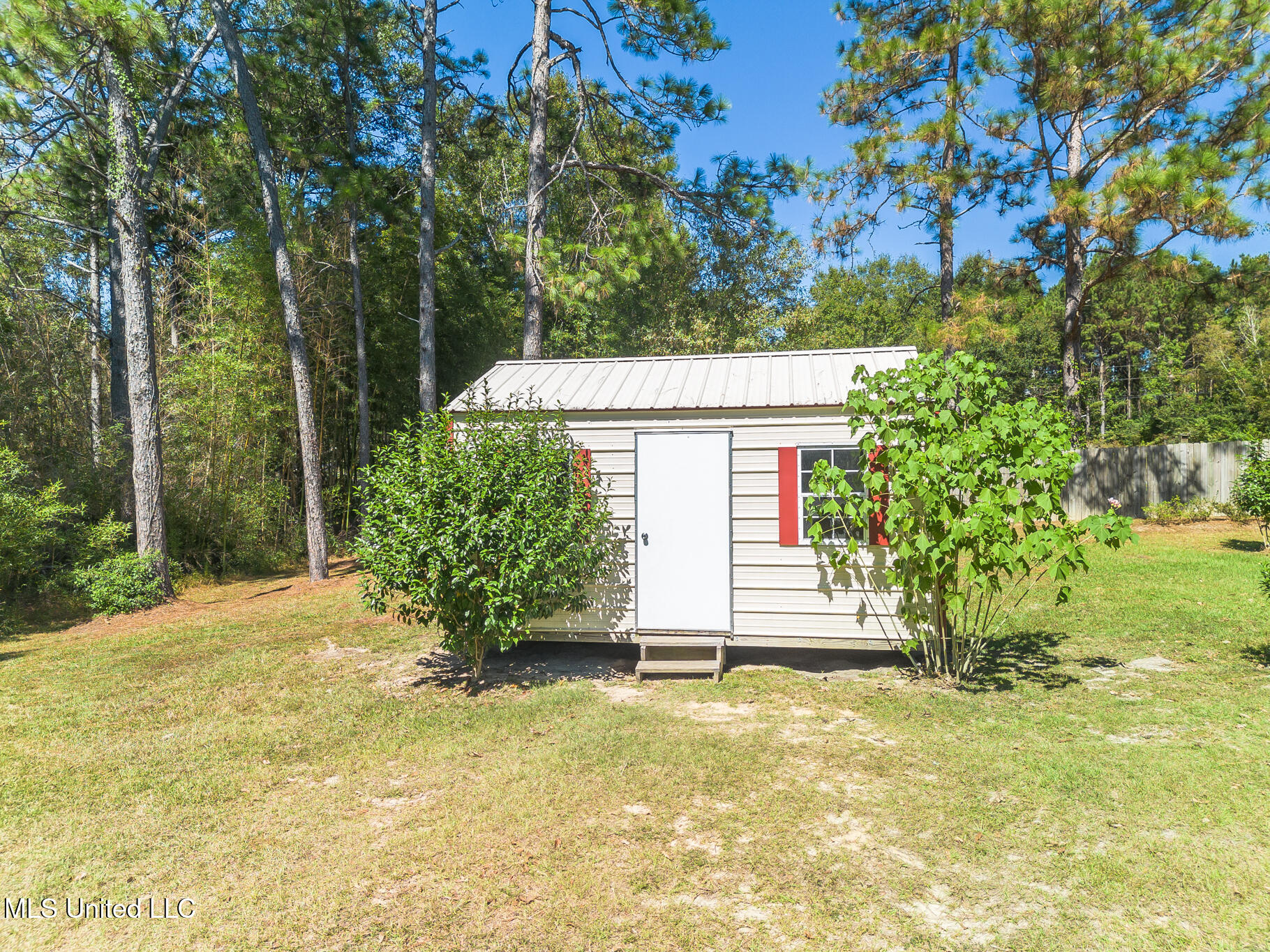 1049 A Carnes Road Wiggins, MS 39577 - Photo 27 of 29 Like new Storage