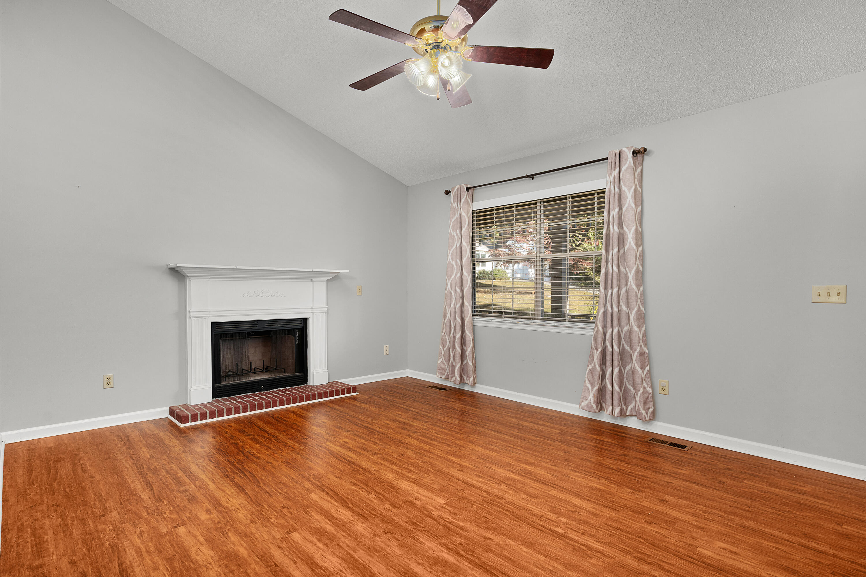 203 Spring Valley Lane Ringgold, GA 30736 - Photo 11 of 53 29 - 203 Spring Valley - Interior