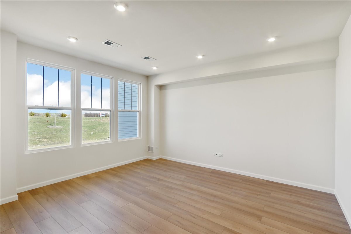 728 Switchgrass Way, Unit 55005 Bolingbrook, IL 60490 - Photo 14 of 29