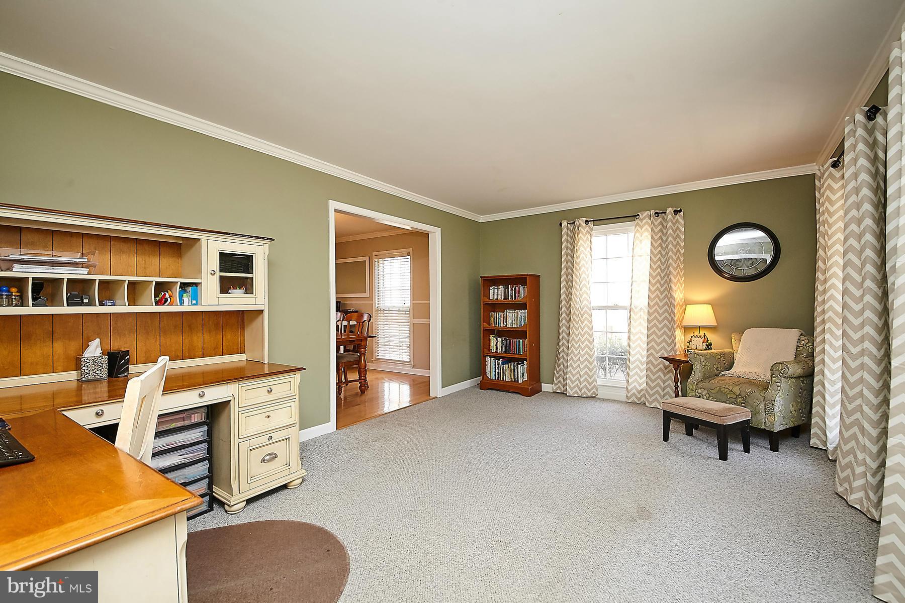8070 Stillbrooke Road Manassas, VA 20112 - Photo 10 of 30 Living Room