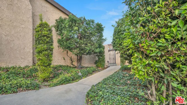 $3,300 | 263 East Sierra Madre Boulevard, Unit 4, Sierra Madre, CA 91024