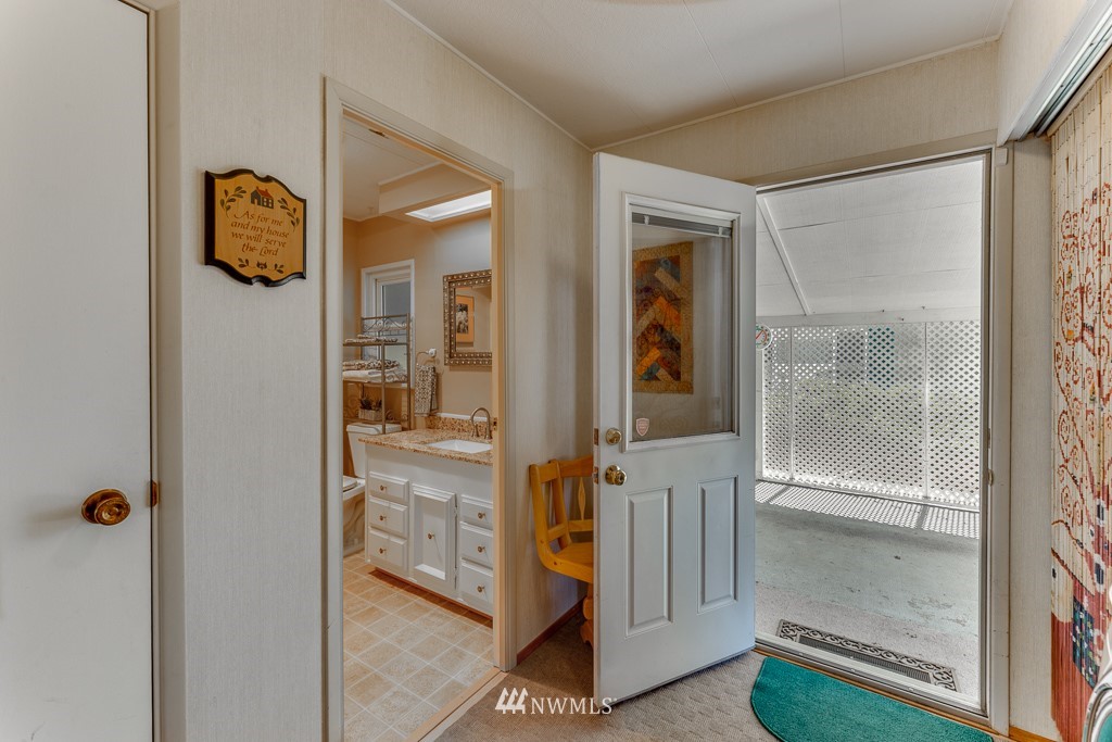 23903 Rock Circle Bothell, WA 98021 - Photo 5 of 39
