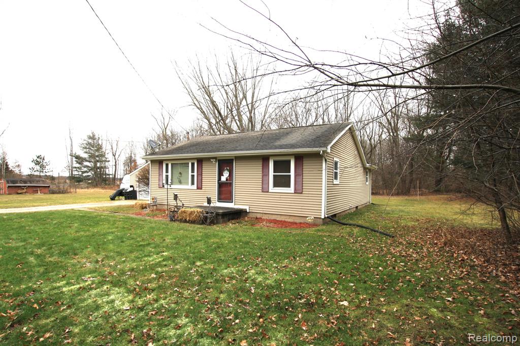 11805 Bueche Road Burt, MI 48417 - Photo 3 of 18