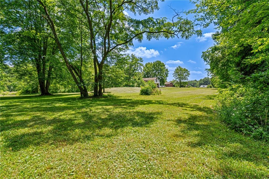 642 Wallace Run Road Beaver Falls, PA 15010 - Photo 11 of 34