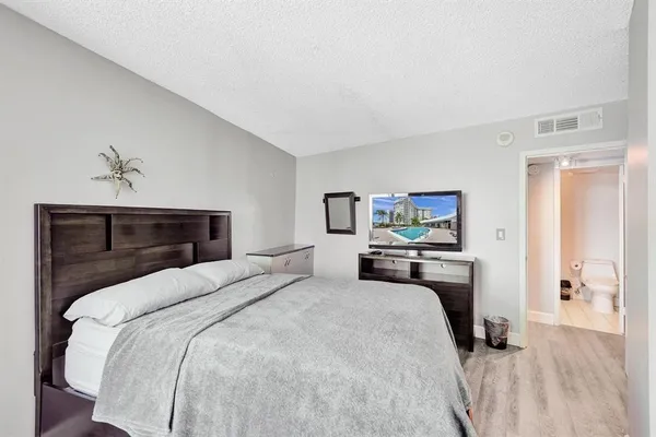 $2,700 | 100 Golden Isles Drive, Unit 815, Hallandale Beach, FL 33009