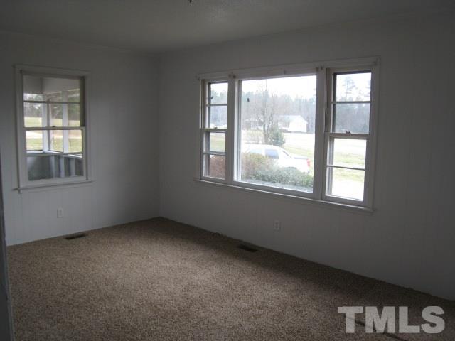 888 Foster Road Henderson, NC 27537 - Photo 3 of 15 Gallery Image 3