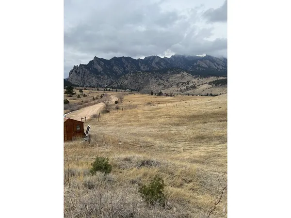 a view of a sky view