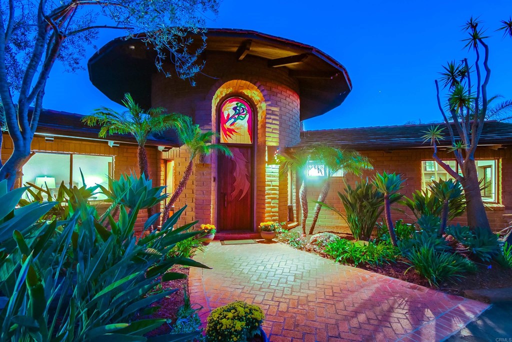 1256 Rancho Encinitas Drive Encinitas, CA 92024 - Photo 2 of 28 a view of a volley ball court