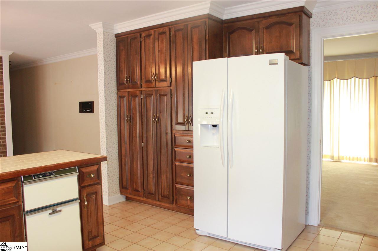 2210 Hudson Road Greer, SC 29650 - Photo 7 of 32 Gallery Image 7
