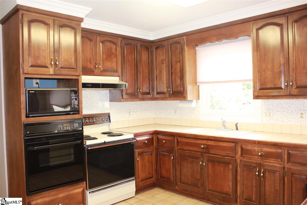 2210 Hudson Road Greer, SC 29650 - Photo 8 of 32 Gallery Image 8