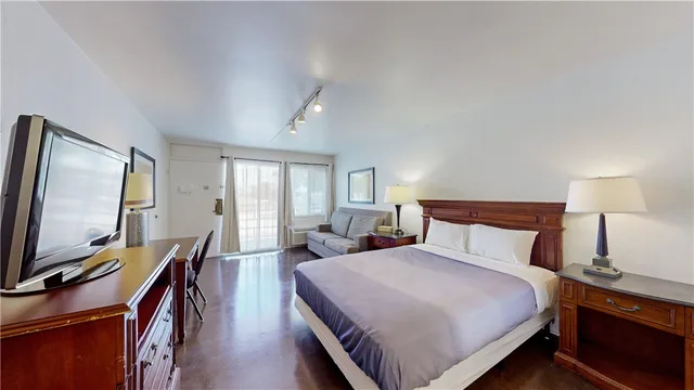 $450 | 2300 South Texas Avenue, Bryan, TX 77802