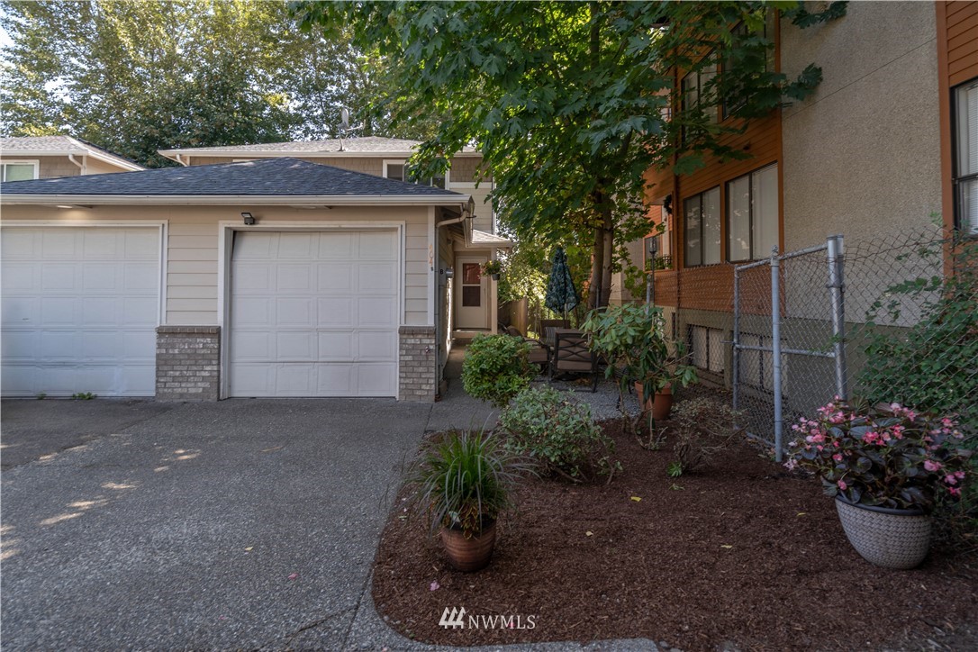404 Taylor Avenue Northwest, Unit B Renton, WA 98057 - Photo 1 of 20 Gallery Image 1