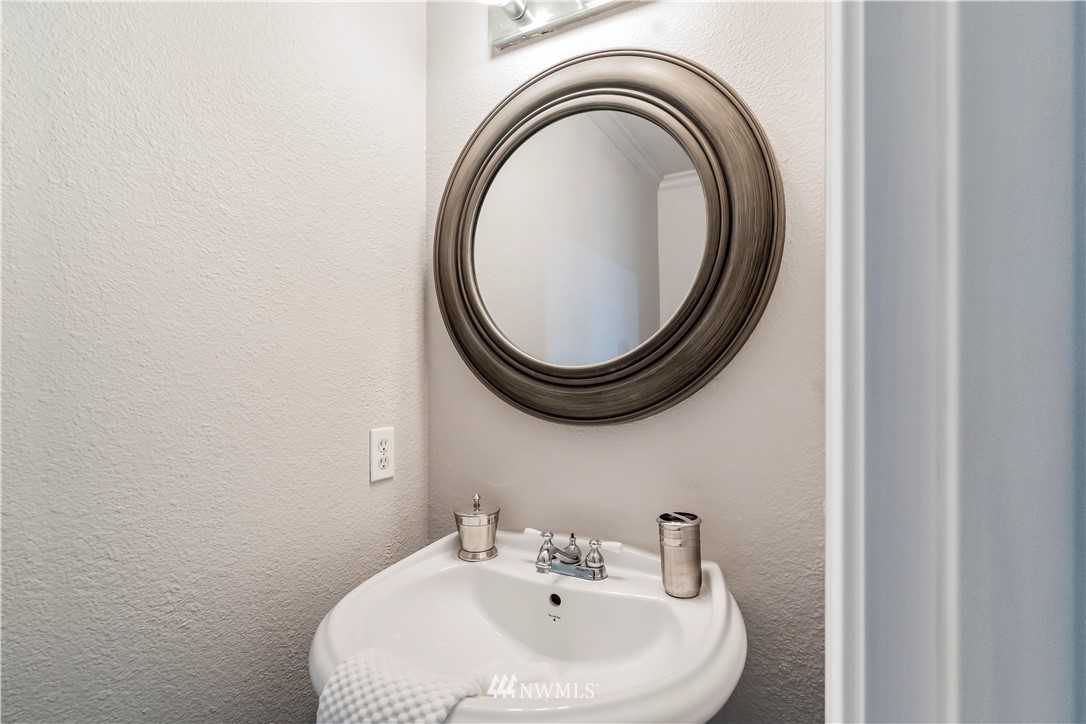 404 Taylor Avenue Northwest, Unit B Renton, WA 98057 - Photo 11 of 20 Gallery Image 11