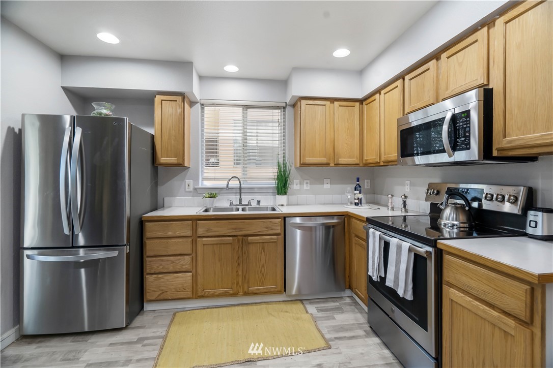 404 Taylor Avenue Northwest, Unit B Renton, WA 98057 - Photo 8 of 20 Gallery Image 8