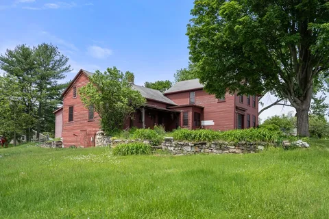 $599,000 | 25 Golden Hill Road, Lee, MA 01238