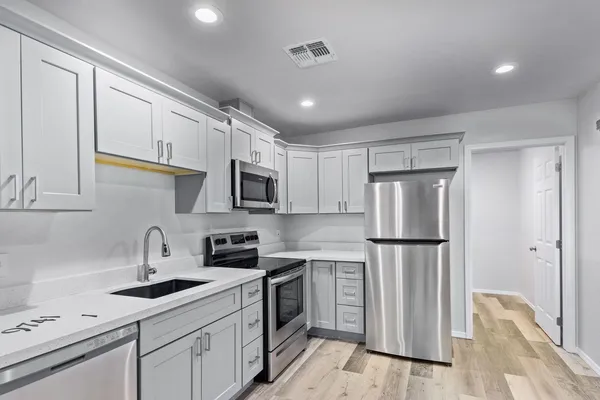 $1,395 | 6417 South 10th Street, Unit 1, Phoenix, AZ 85042