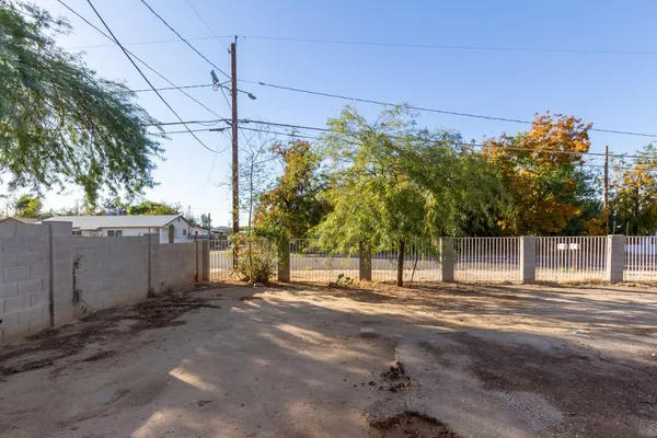 $1,395 | 6417 South 10th Street, Unit 1, Phoenix, AZ 85042