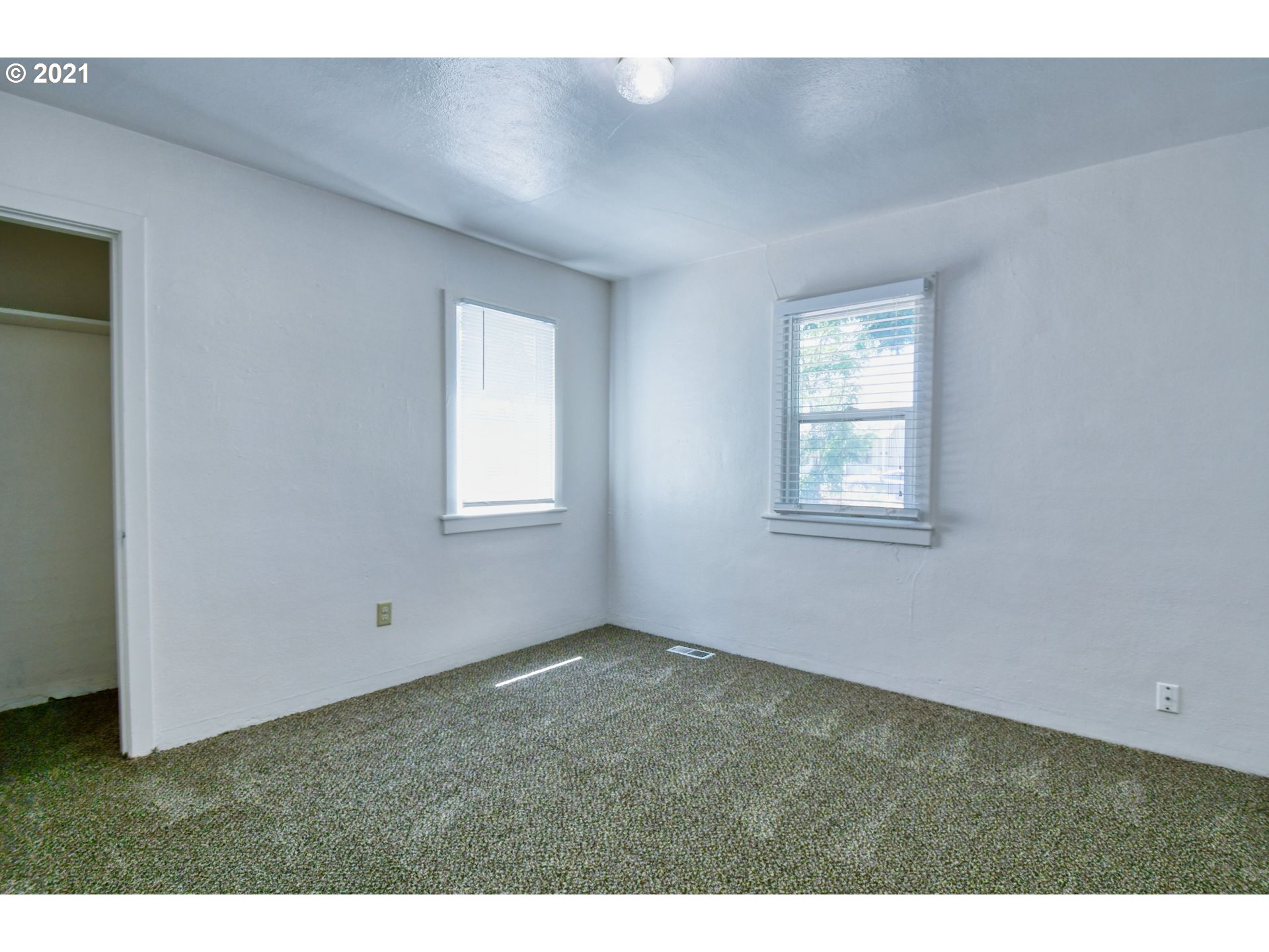 212 Southeast Isaac Avenue Pendleton, OR 97801 - Photo 18 of 32 Gallery Image 18