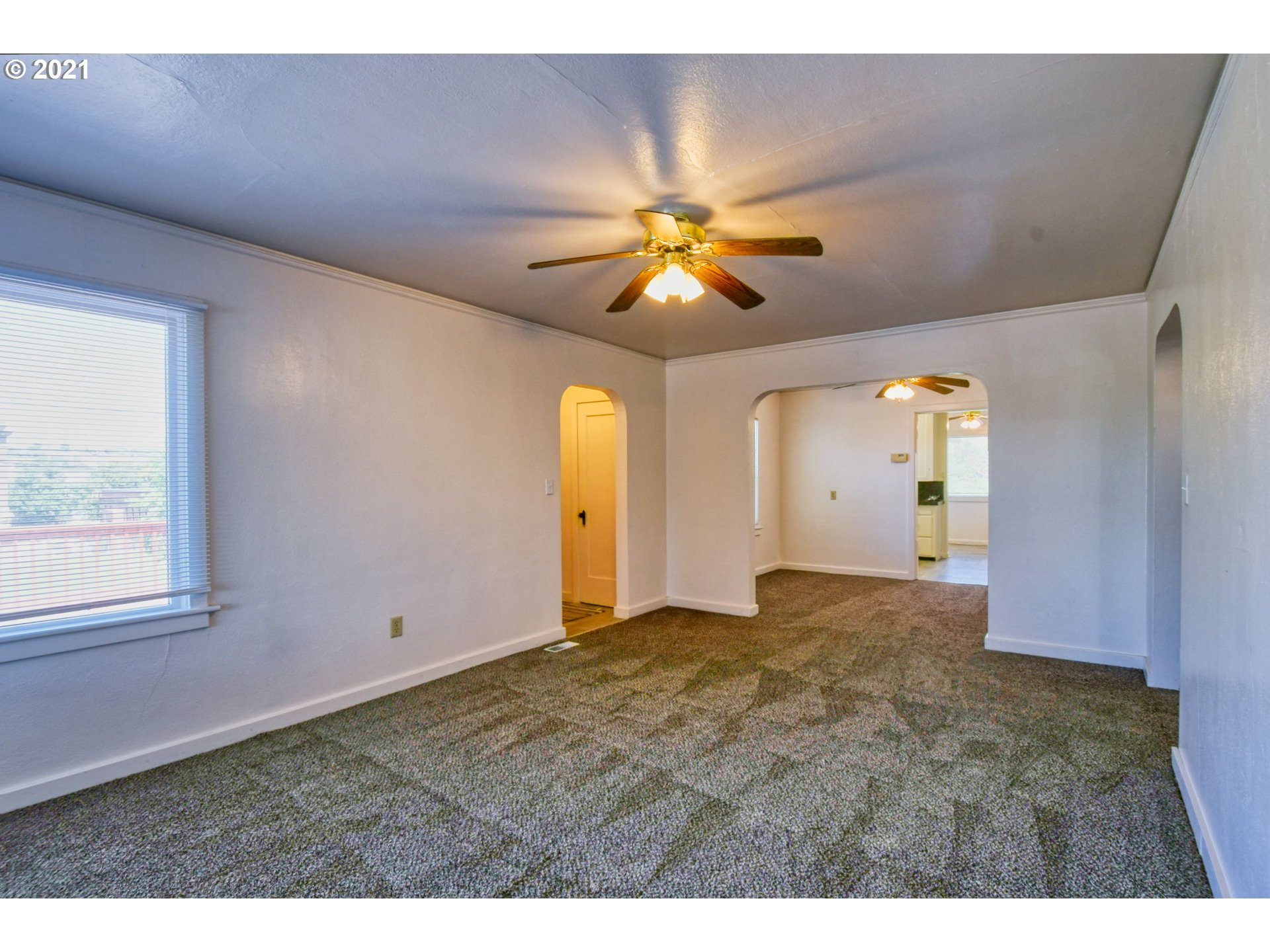 212 Southeast Isaac Avenue Pendleton, OR 97801 - Photo 7 of 32 Gallery Image 7