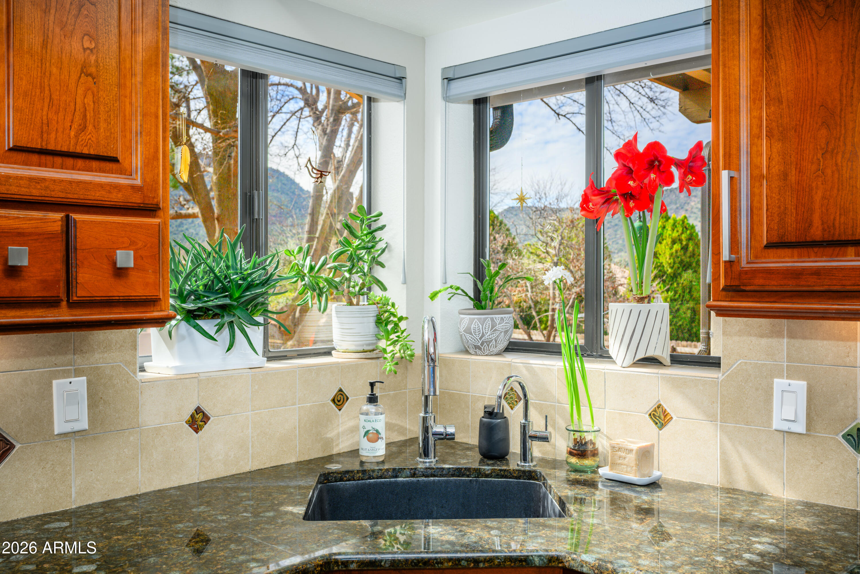 190 Creek Rock Road Sedona, AZ 86351 - Photo 14 of 41 Kitchen Corner Views