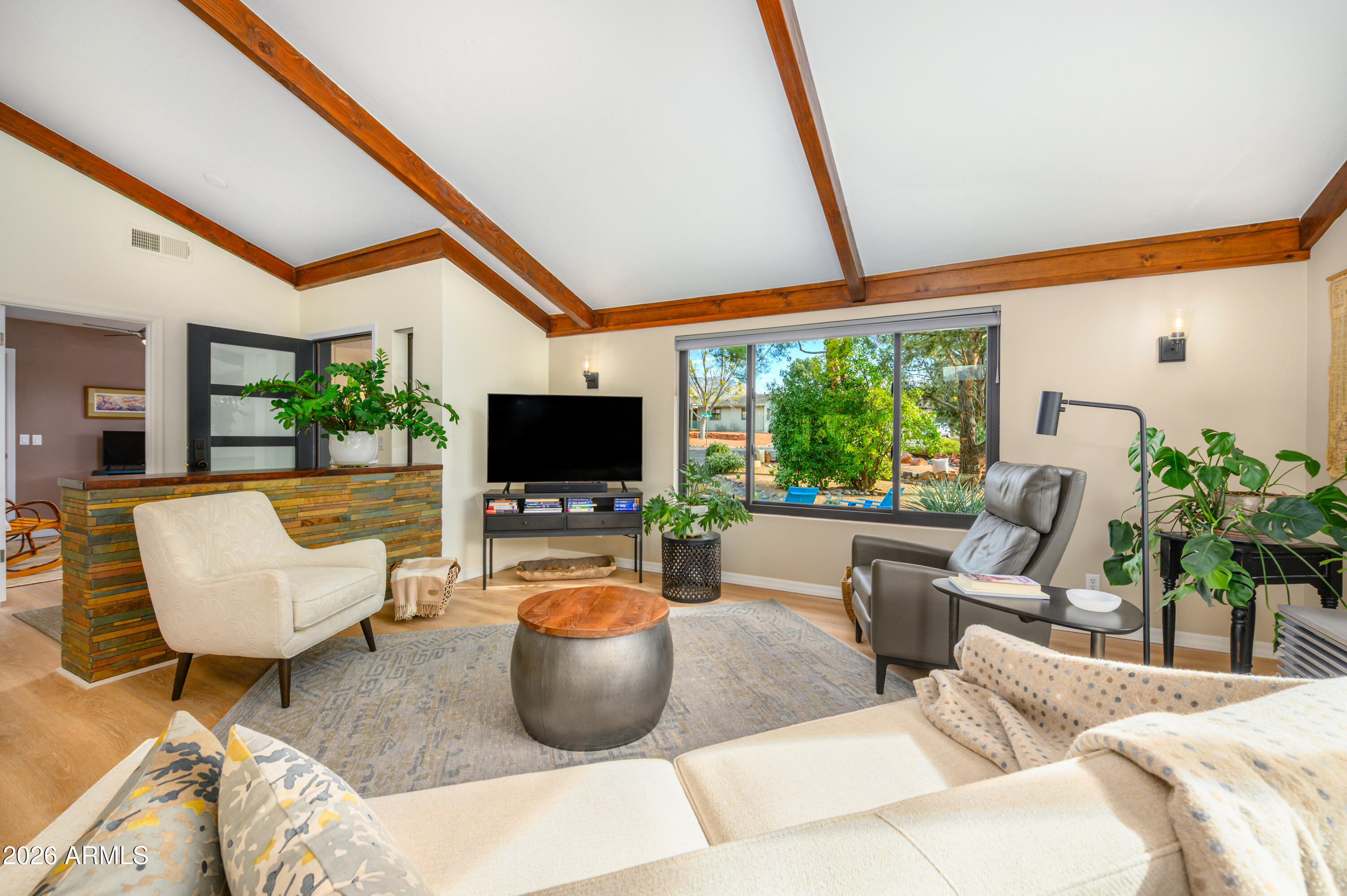 190 Creek Rock Road Sedona, AZ 86351 - Photo 8 of 41 Great Room and entry views