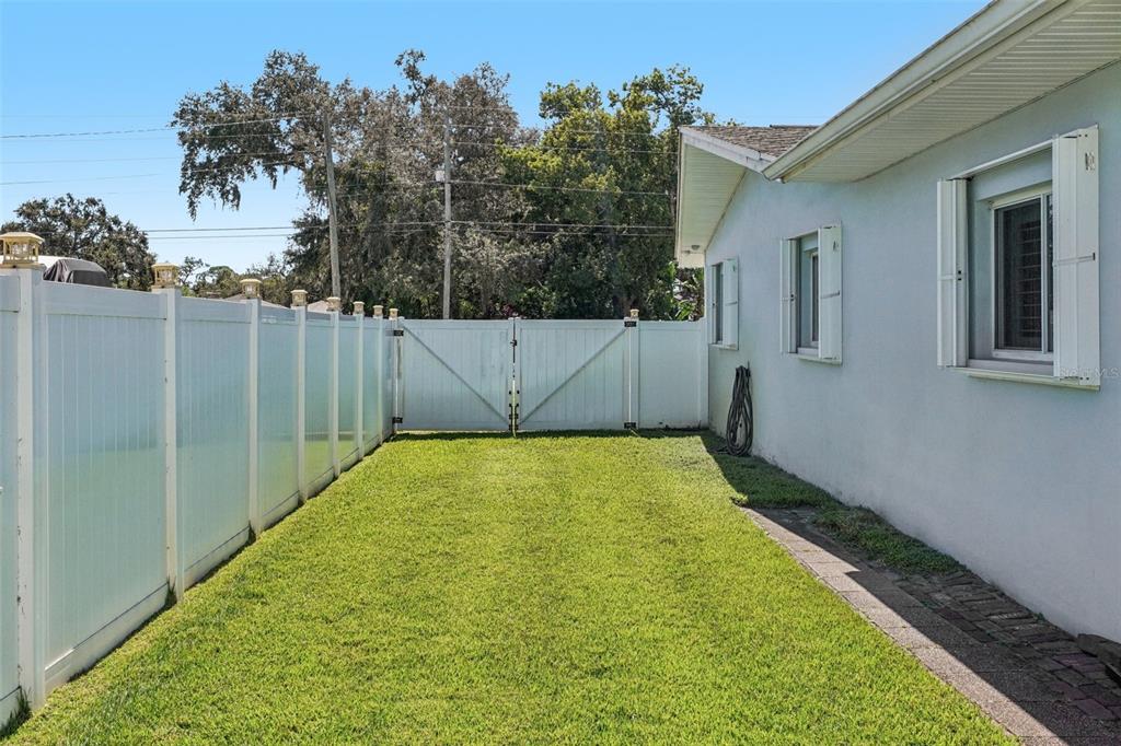 1586 Rosery Road Northeast Largo, FL 33756 - Photo 53 of 74 Gallery Image 53