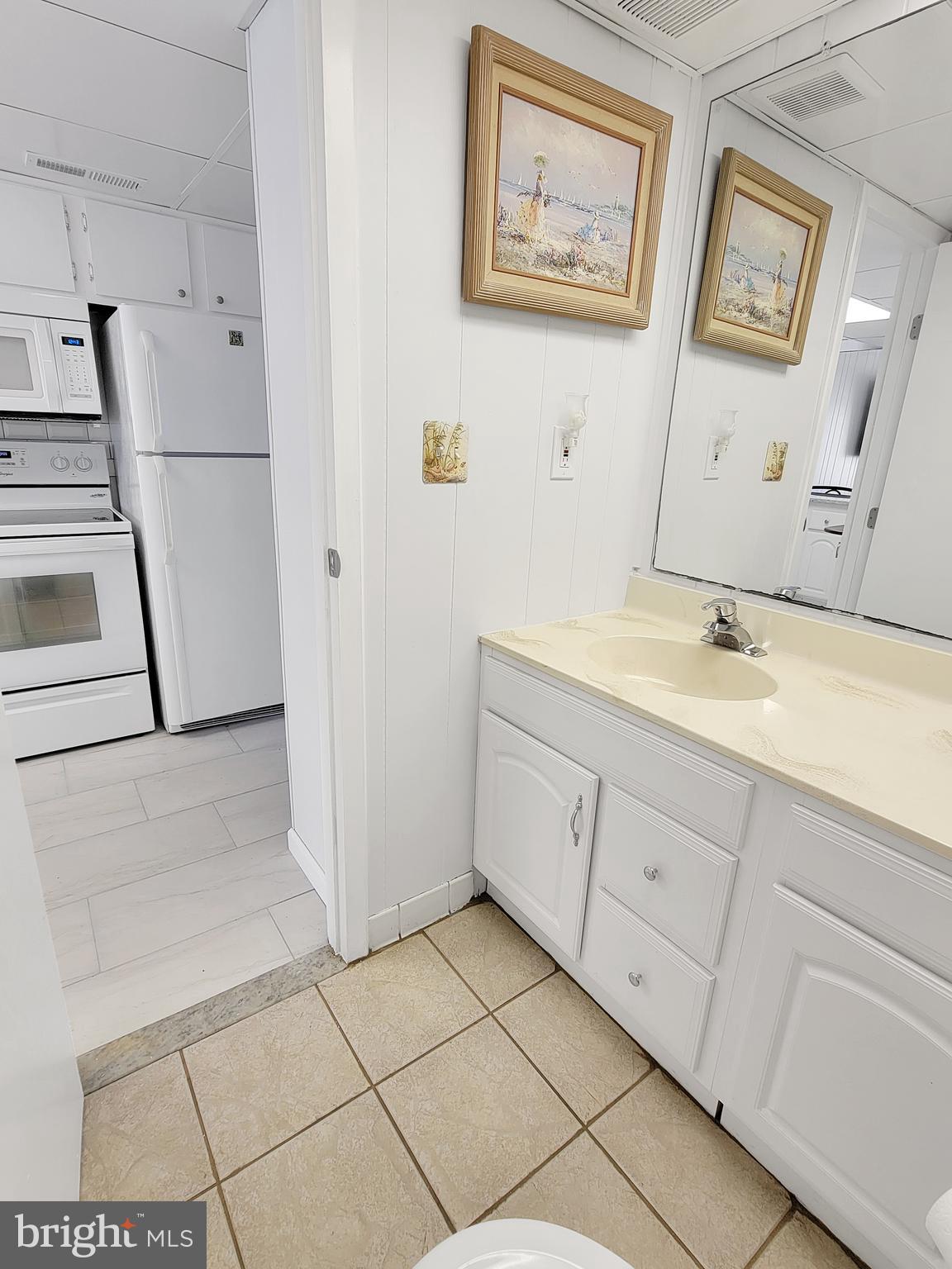 3 66th Street, Unit 401 Ocean City, MD 21842 - Photo 18 of 28