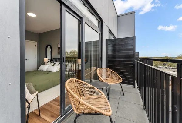 $2,050 | 857 Communipaw Avenue, Unit 413, Jersey City, NJ 07304