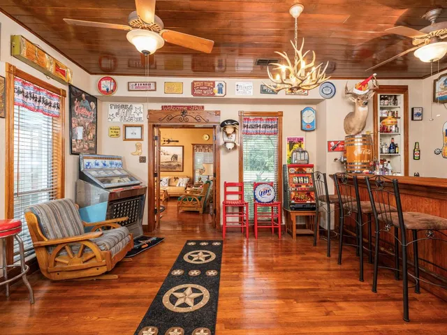 $1,190,000 | 1065 Private Road 7041, Elgin, TX 78621