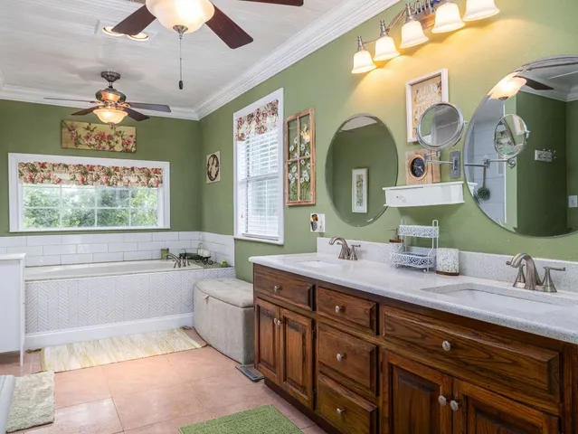 $1,190,000 | 1065 Private Road 7041, Elgin, TX 78621