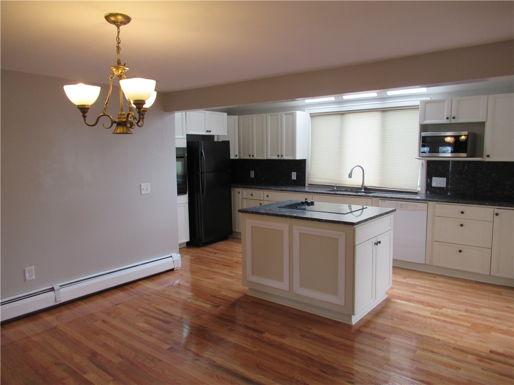 189 Curry Road Cranston, RI 02920 - Photo 4 of 19
