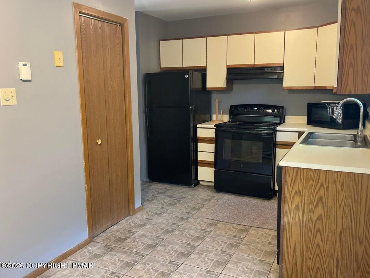 259 Bristol Way Bushkill, PA 18324 - Photo 7 of 20 20250813172633043598000000-o