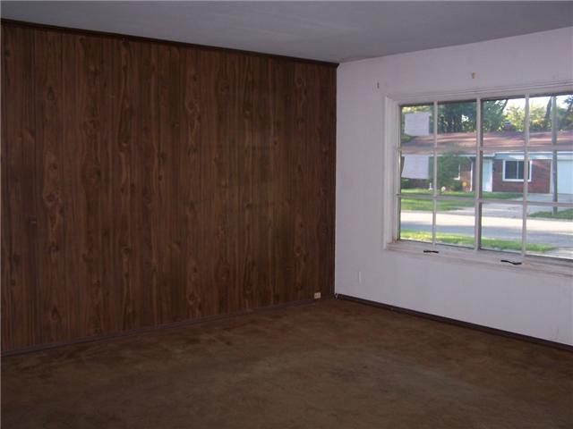 8103 Barry Road Indianapolis, IN 46219 - Photo 3 of 9 Gallery Image 3