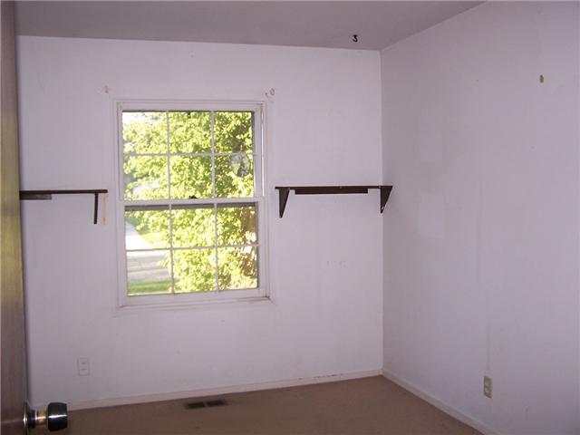 8103 Barry Road Indianapolis, IN 46219 - Photo 6 of 9 Gallery Image 6