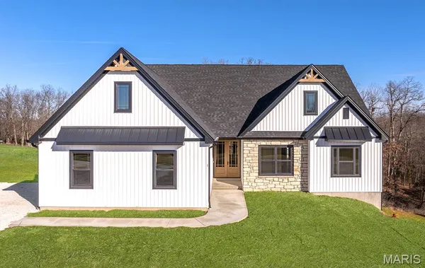 $680,000 | 21 Saratoga Spgs Drive, Silex, MO 63377
