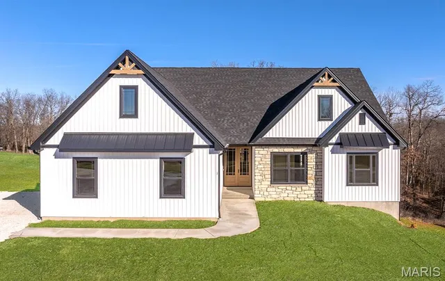 $690,000 | 21 Saratoga Spgs Drive, Silex, MO 63377