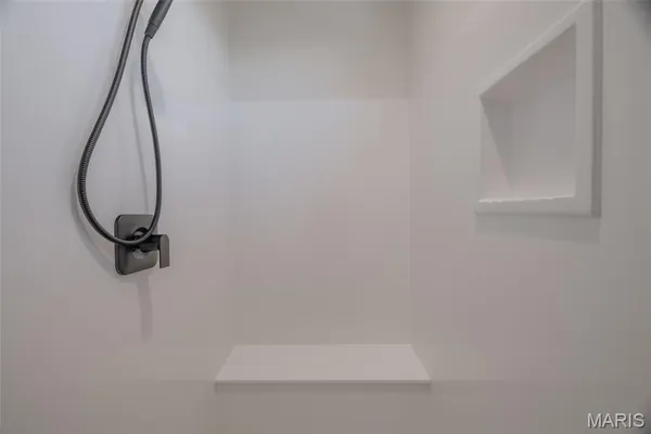 $670,000 | 21 Saratoga Spgs Drive, Silex, MO 63377