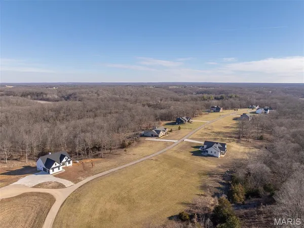 $670,000 | 21 Saratoga Spgs Drive, Silex, MO 63377