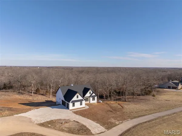 $670,000 | 21 Saratoga Spgs Drive, Silex, MO 63377