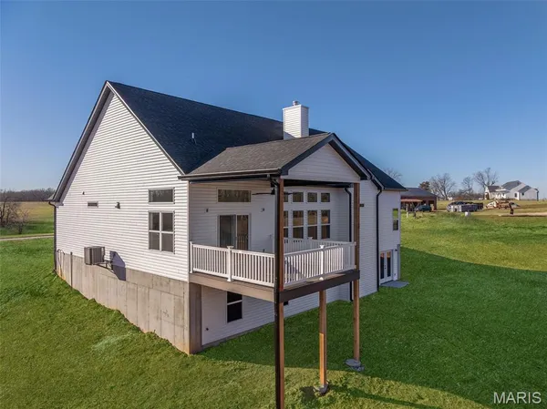 $670,000 | 21 Saratoga Spgs Drive, Silex, MO 63377