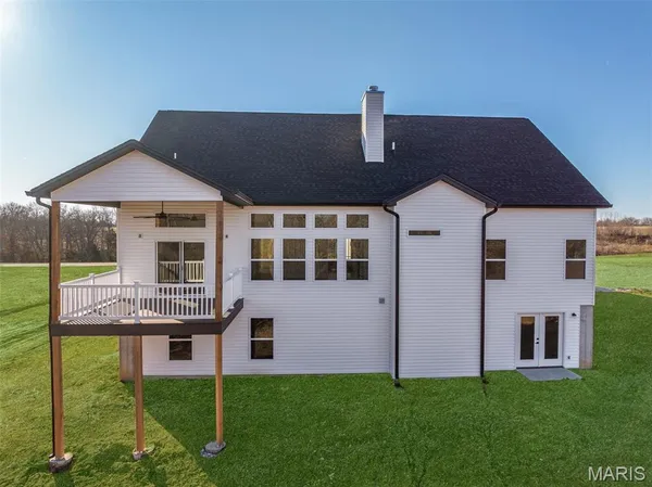 $670,000 | 21 Saratoga Spgs Drive, Silex, MO 63377
