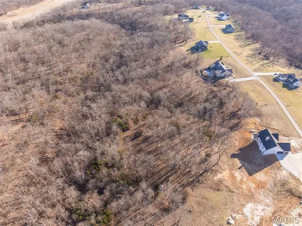 $670,000 | 21 Saratoga Spgs Drive, Silex, MO 63377