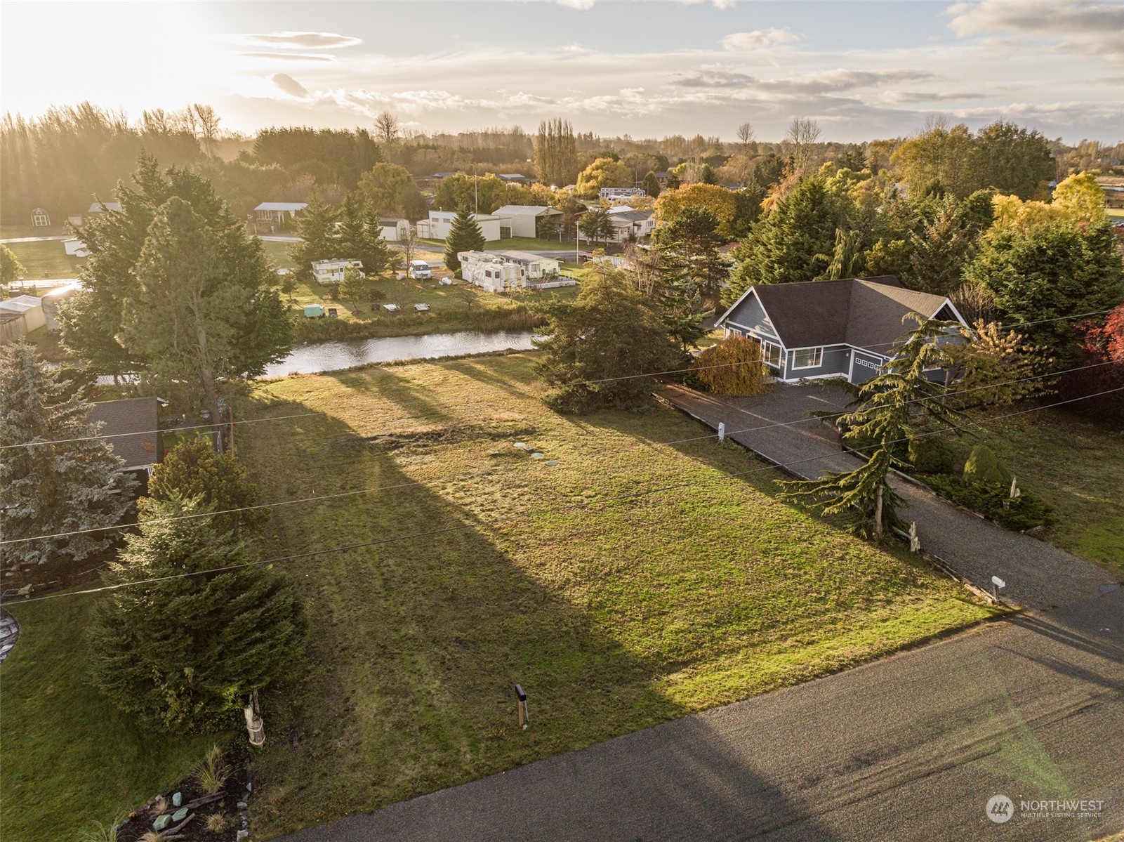 840 3 Crabs Road Sequim, WA 98382 - Photo 4 of 10 Gallery Image 4