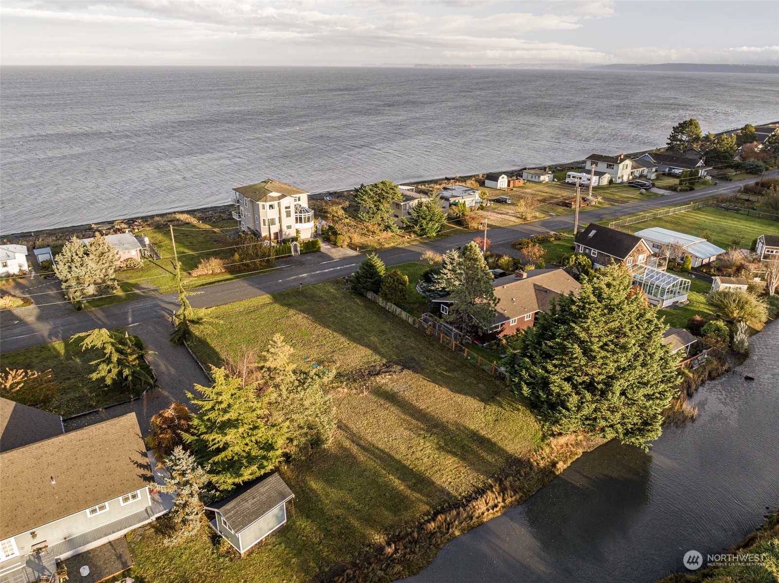 840 3 Crabs Road Sequim, WA 98382 - Photo 7 of 10 Gallery Image 7