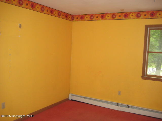 203 Decker Road Bushkill, PA 18324 - Photo 9 of 17 bedr 2