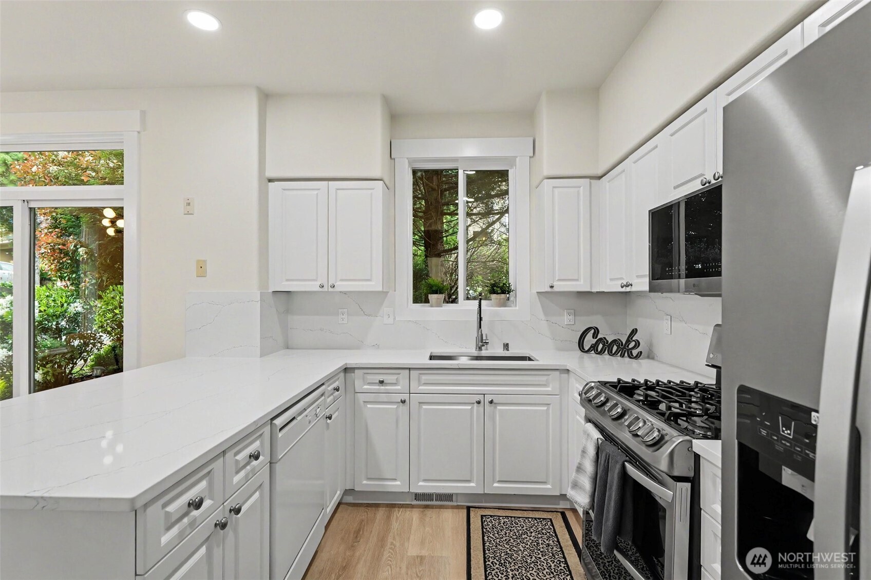 23300 Southeast Black Nugget Road, Unit M1 Issaquah, WA 98029 - Photo 14 of 31