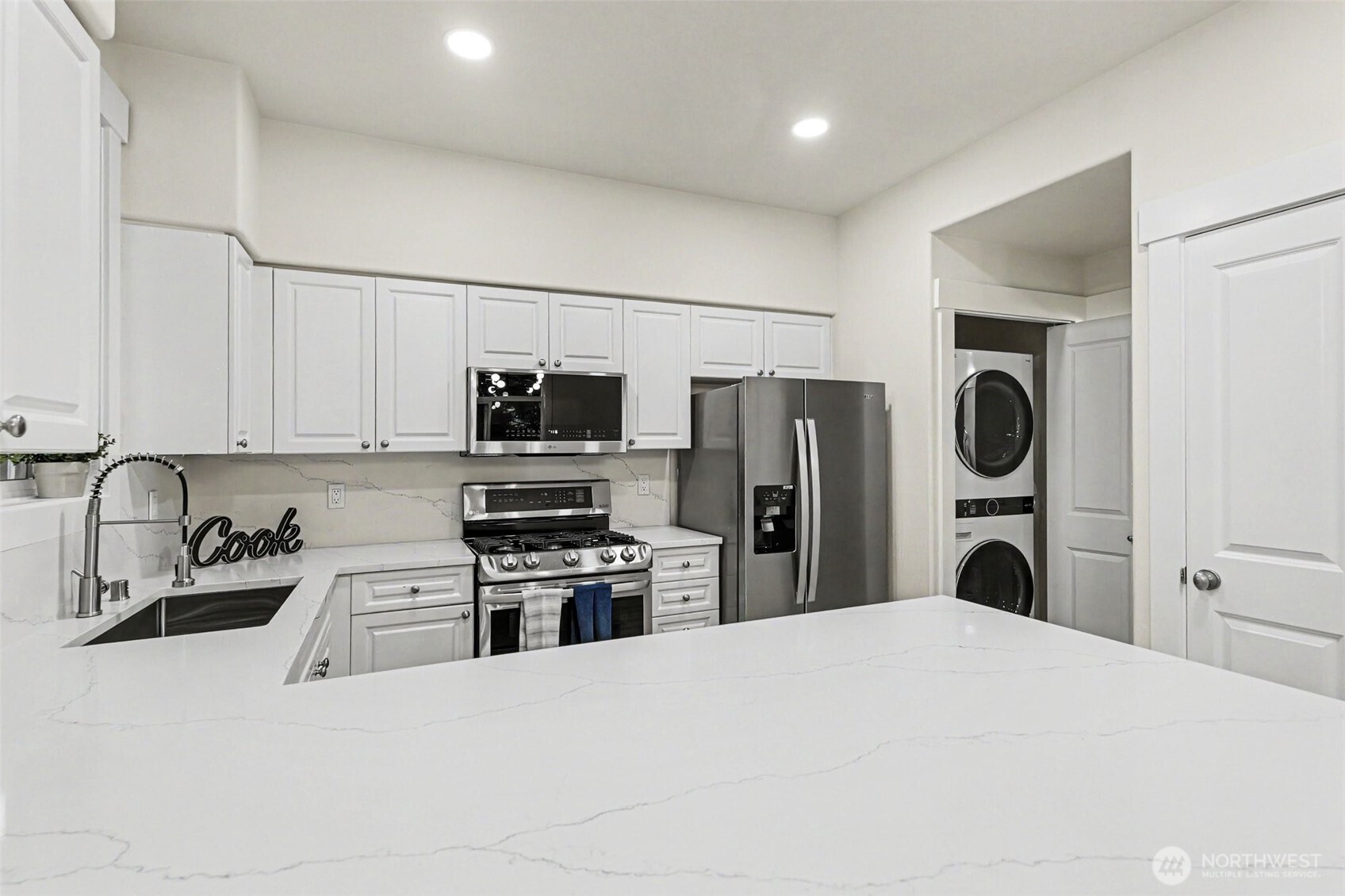 23300 Southeast Black Nugget Road, Unit M1 Issaquah, WA 98029 - Photo 15 of 31