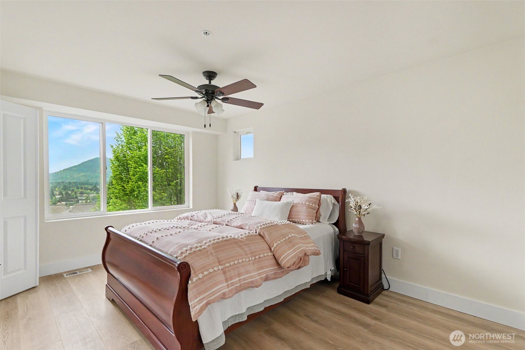 23300 Southeast Black Nugget Road, Unit M1 Issaquah, WA 98029 - Photo 20 of 31